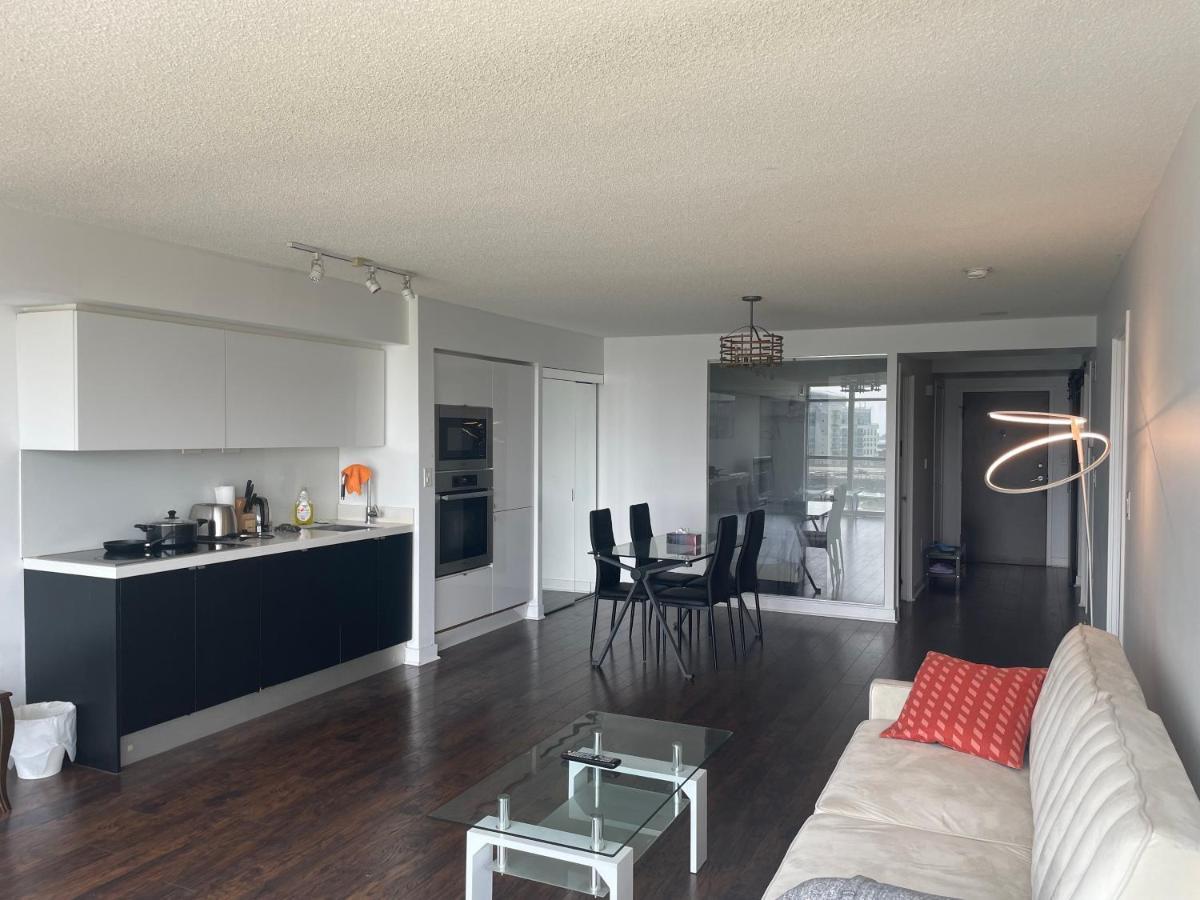 تورونتو Three Br Condo Step To Cn Tower Rogers Center With Free Parking المظهر الخارجي الصورة