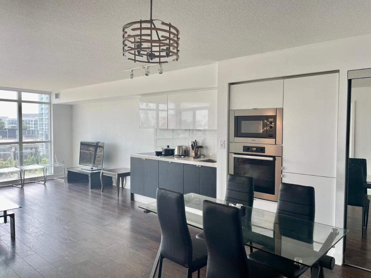 تورونتو Three Br Condo Step To Cn Tower Rogers Center With Free Parking المظهر الخارجي الصورة
