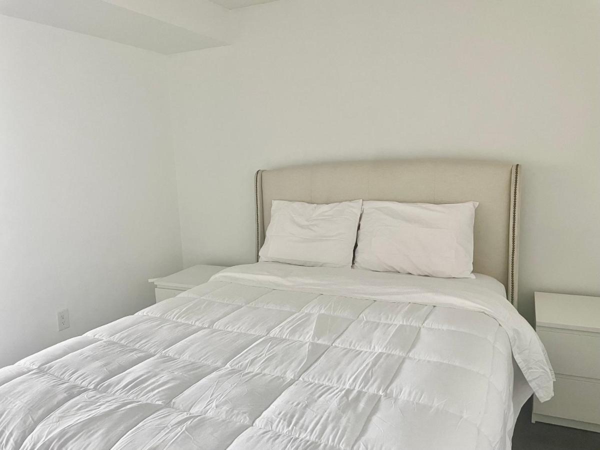 تورونتو Three Br Condo Step To Cn Tower Rogers Center With Free Parking المظهر الخارجي الصورة