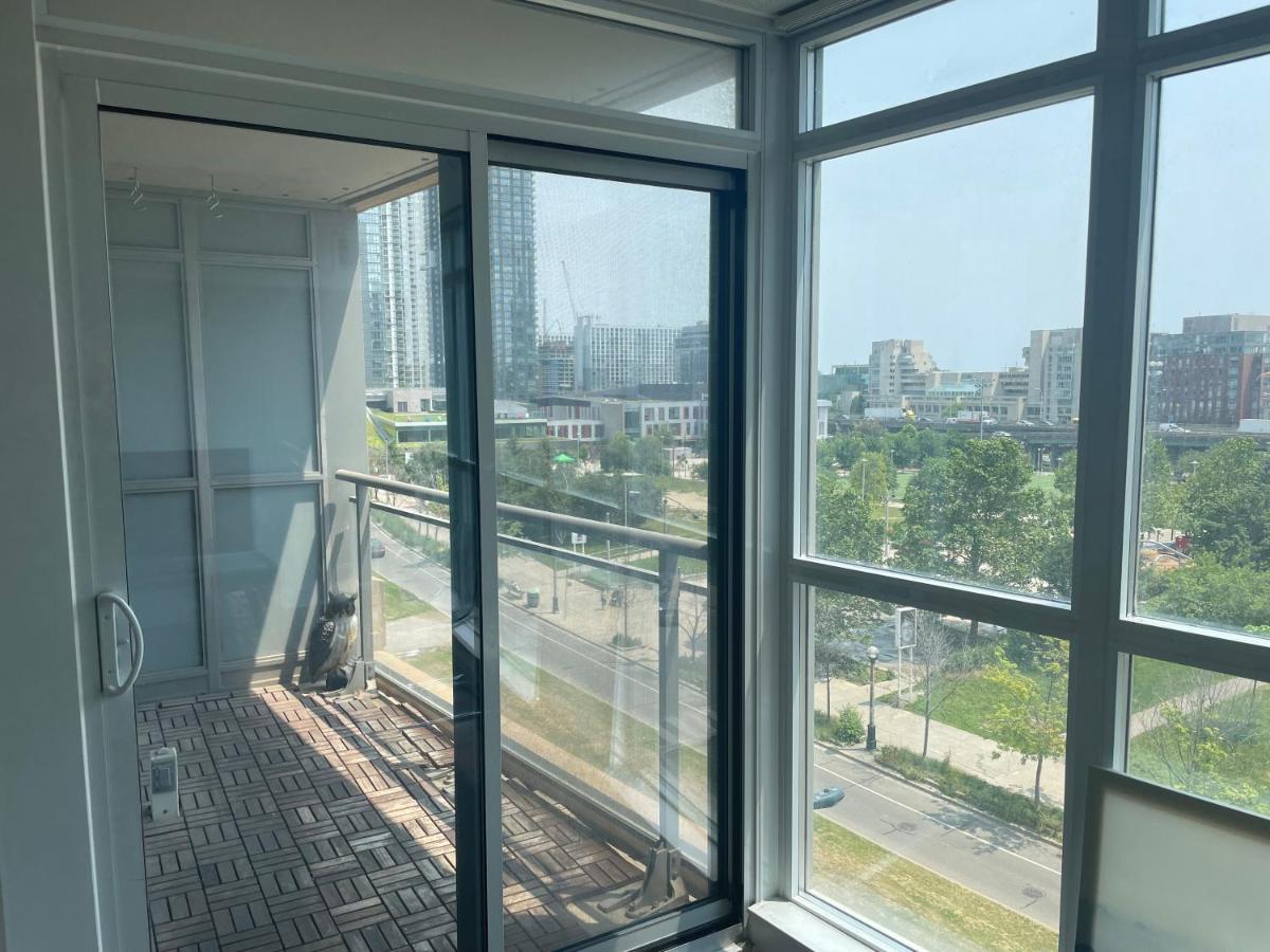 تورونتو Three Br Condo Step To Cn Tower Rogers Center With Free Parking المظهر الخارجي الصورة