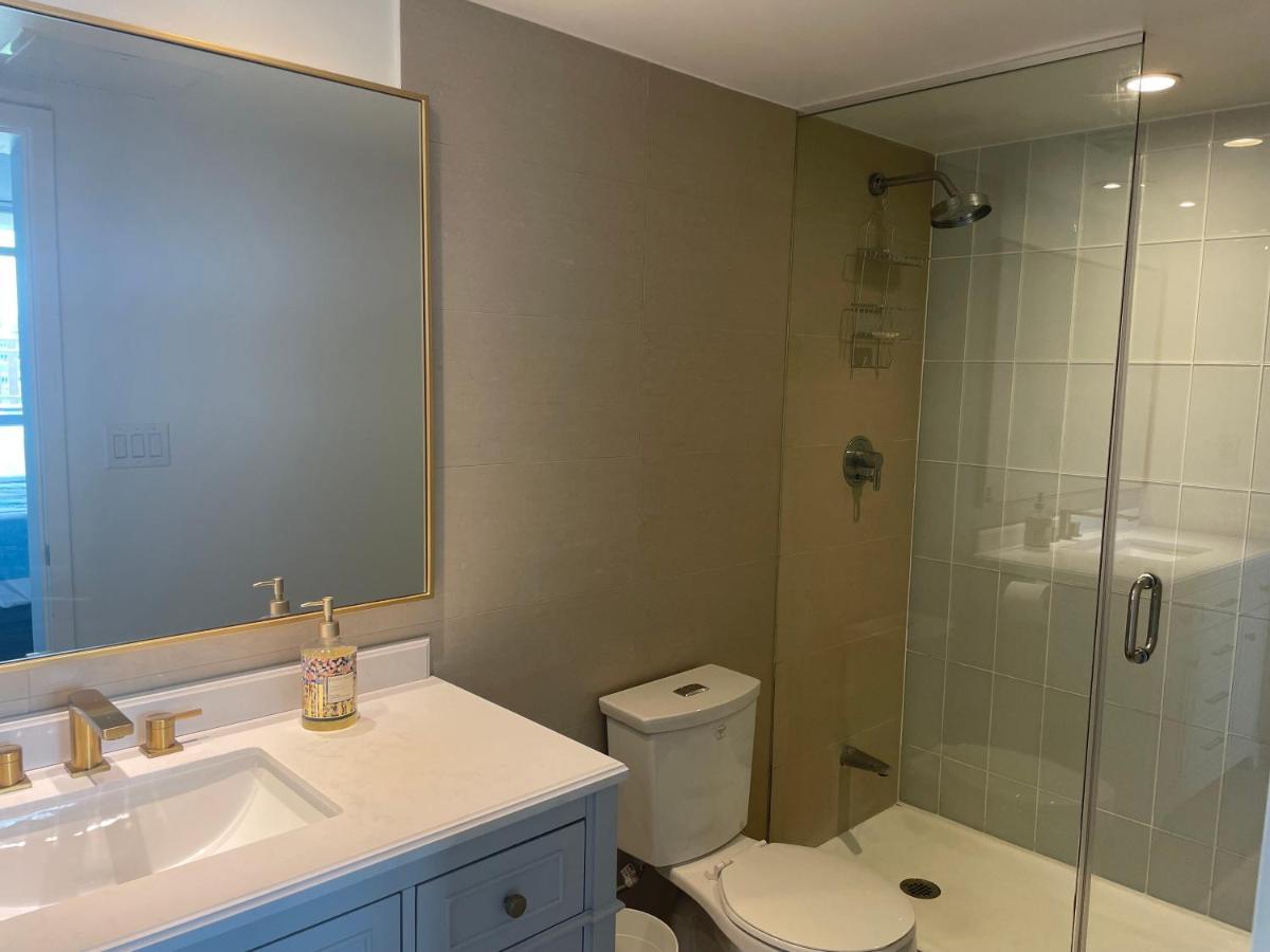 تورونتو Three Br Condo Step To Cn Tower Rogers Center With Free Parking المظهر الخارجي الصورة